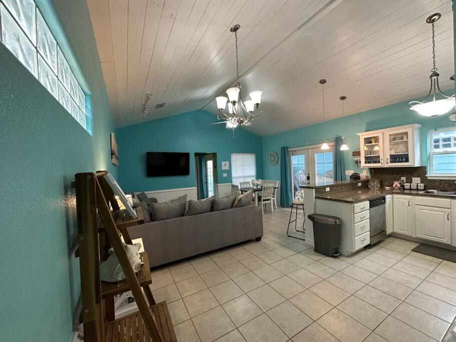 Barefoot Bungalow - Pet Friendly- 2 Bdrm Townhome Corpus Christi Exterior photo